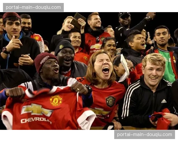 转播权碎片化趋势加剧:球迷需订阅多平台观看完整赛季,观赛体验面临重构 转播权碎片化趋势加剧:球迷需订阅多平台观看完整赛季,观赛体验面临重构