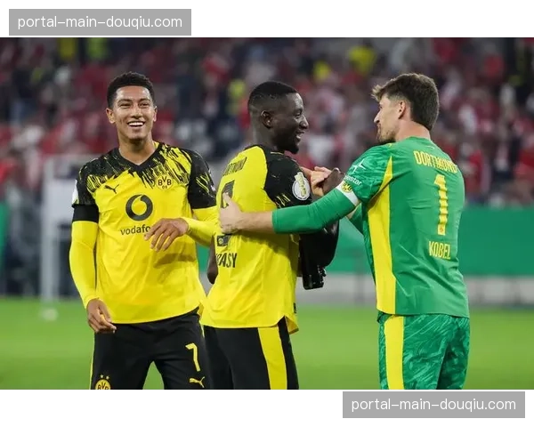 官方:多特蒙德天才中场穆科科以8500万欧元转会曼城 官方:多特蒙德天才中场穆科科以8500万欧元转会曼城