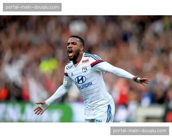 多家媒体:里昂前锋拉卡泽特未与俱乐部就续约达成一致 多家媒体:里昂前锋拉卡泽特未与俱乐部就续约达成一致