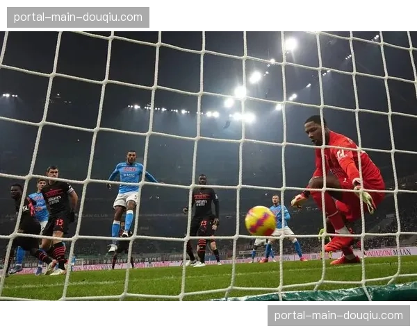 “校园足球计划”：意甲联盟向全国中小学捐赠十万个足球