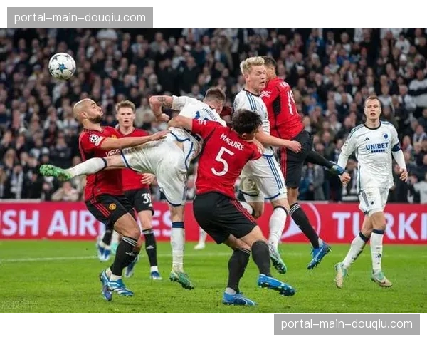 官方统计：曼城对阵卢顿的上半场，在对方半场完成抢断次数创赛季新高