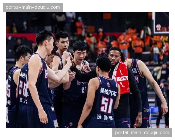 【2026年4月CBA联赛·赛后·战报广东宏远大胜北京控股，连续第20个赛季闯入四强