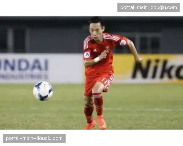 比利亚雷亚尔4-2战胜塞维利亚,索尔洛特上演帽子戏法 比利亚雷亚尔4-2战胜塞维利亚,索尔洛特上演帽子戏法